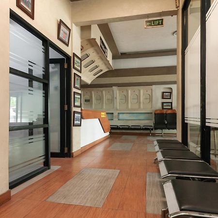 Reddoorz Near Mandaya Royal Hospital Puri Hotel Tangerang Ngoại thất bức ảnh