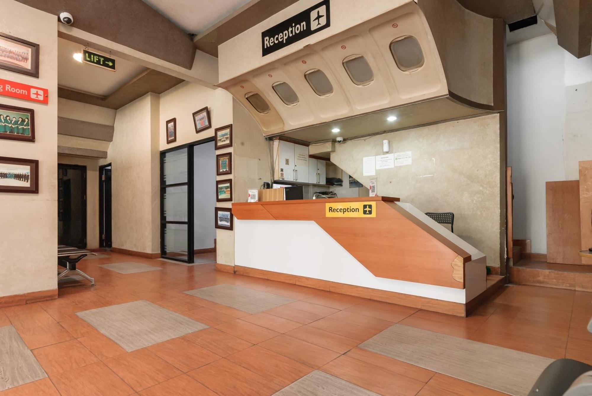 Reddoorz Near Mandaya Royal Hospital Puri Hotel Tangerang Ngoại thất bức ảnh