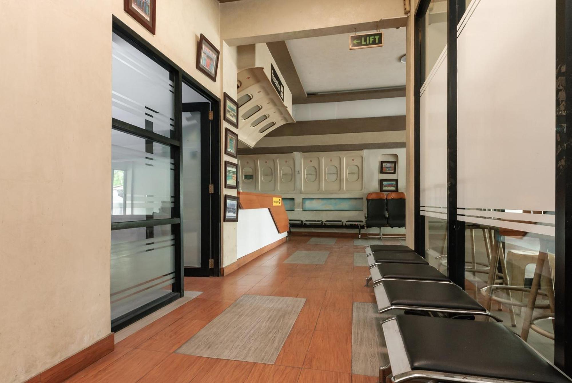Reddoorz Near Mandaya Royal Hospital Puri Hotel Tangerang Ngoại thất bức ảnh