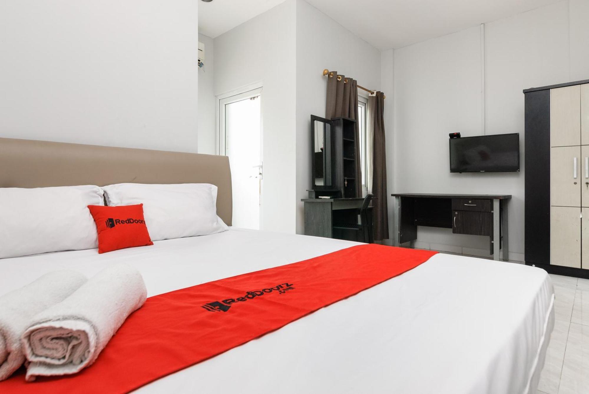 Reddoorz Near Mandaya Royal Hospital Puri Hotel Tangerang Ngoại thất bức ảnh