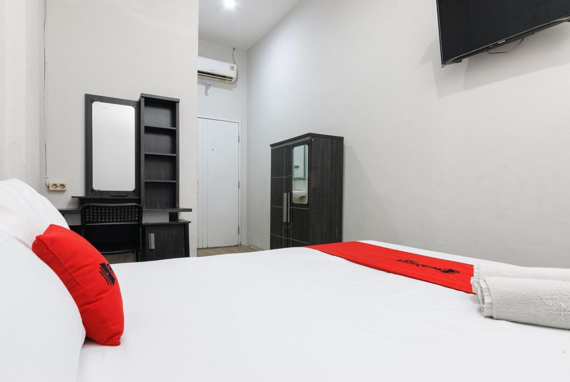 Reddoorz Near Mandaya Royal Hospital Puri Hotel Tangerang Ngoại thất bức ảnh