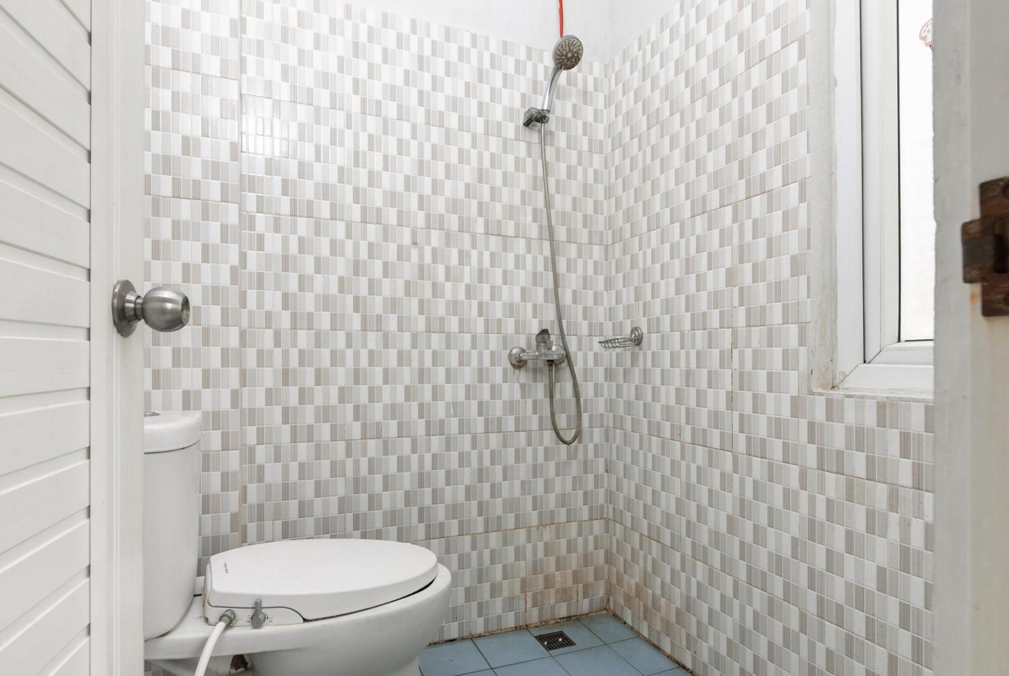 Reddoorz Near Mandaya Royal Hospital Puri Hotel Tangerang Ngoại thất bức ảnh