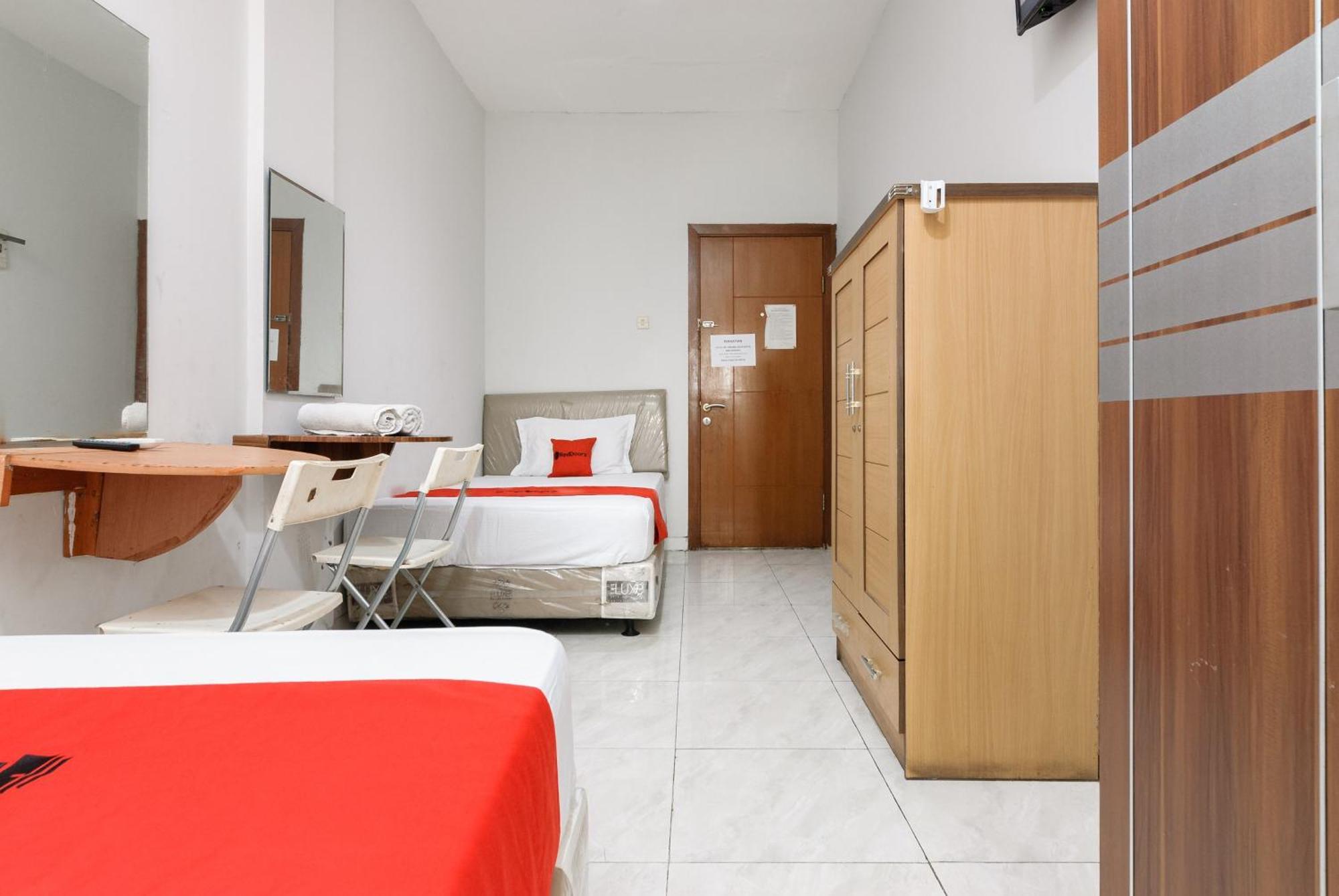 Reddoorz Near Mandaya Royal Hospital Puri Hotel Tangerang Ngoại thất bức ảnh
