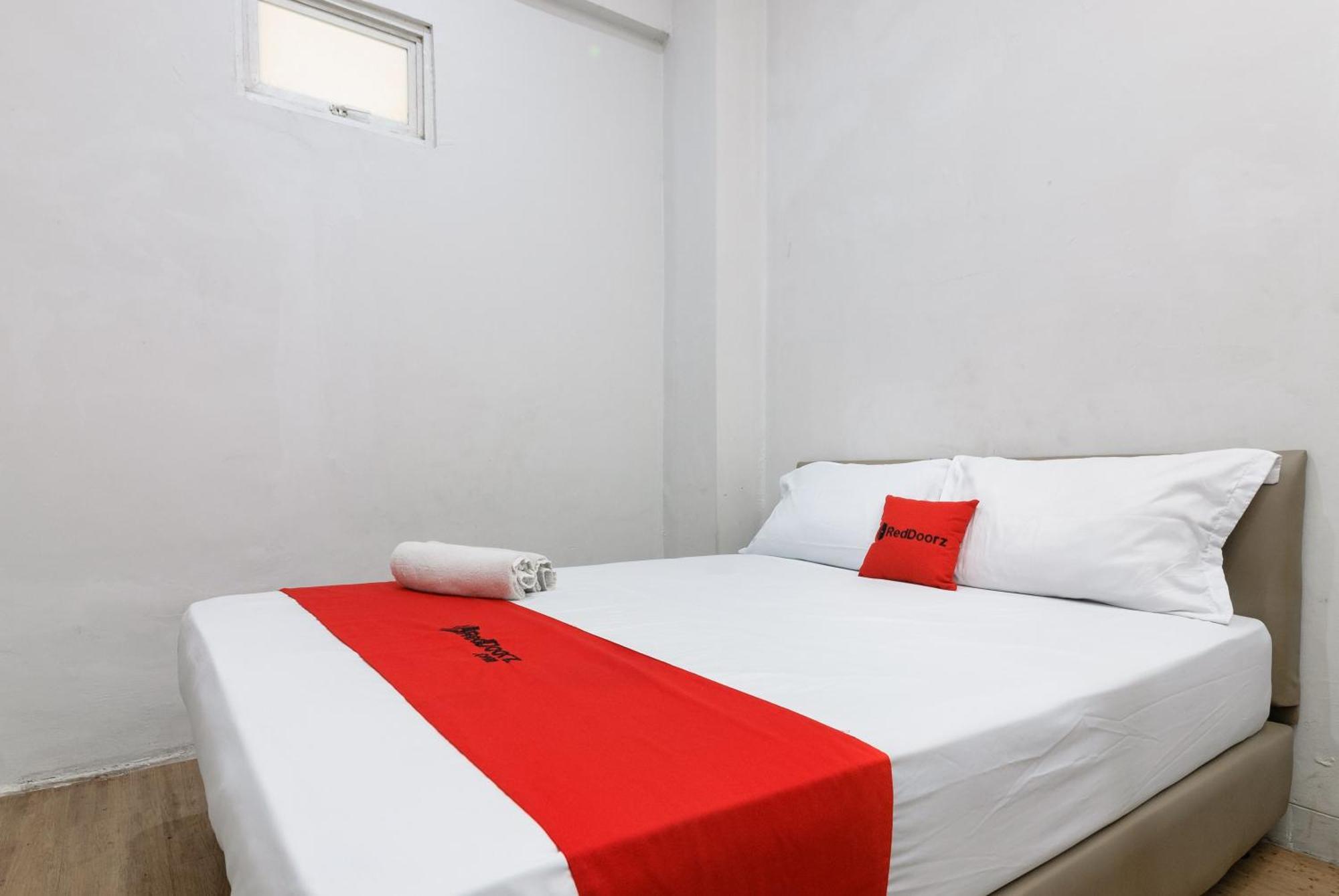 Reddoorz Near Mandaya Royal Hospital Puri Hotel Tangerang Ngoại thất bức ảnh
