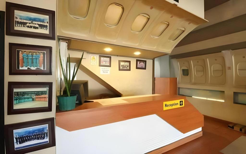 Reddoorz Near Mandaya Royal Hospital Puri Hotel Tangerang Ngoại thất bức ảnh